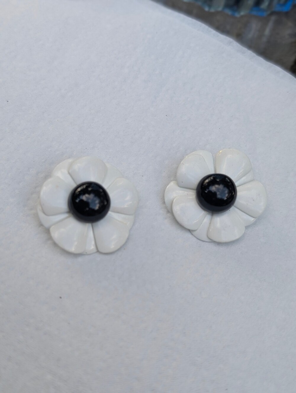 Vintage enamel Daisy Earrings Pierced Black And White